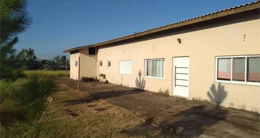 Chácara à venda com 4 quartos, sendo 1 suíte, em vista alegre, vinhedo - sp