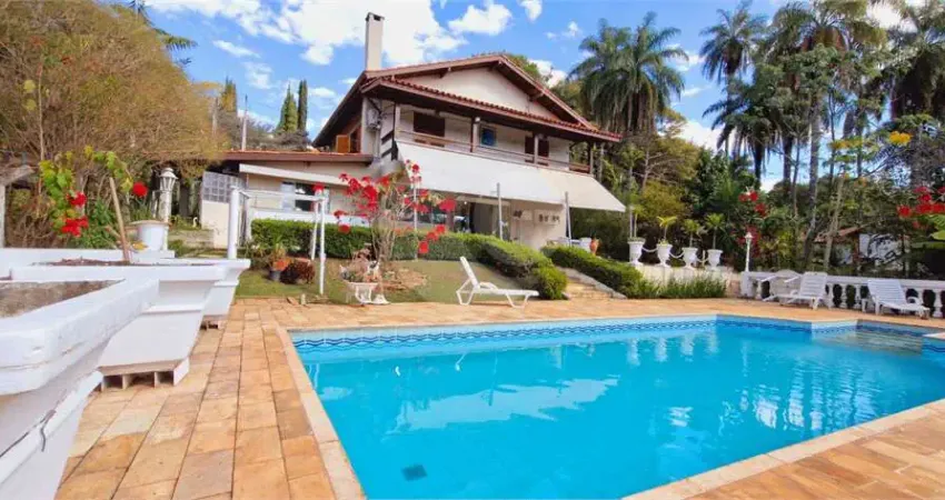 Casa à venda com 4 quartos, sendo 1 suíte, no condomínio vale da santa fé, vinhedo - sp