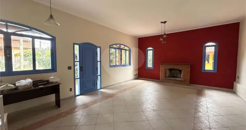 Casa  para alugar com 4 quartos, sendo 2 suítes,  no condomínio vinhas da vista alegre - lado sede, vinhedo - sp