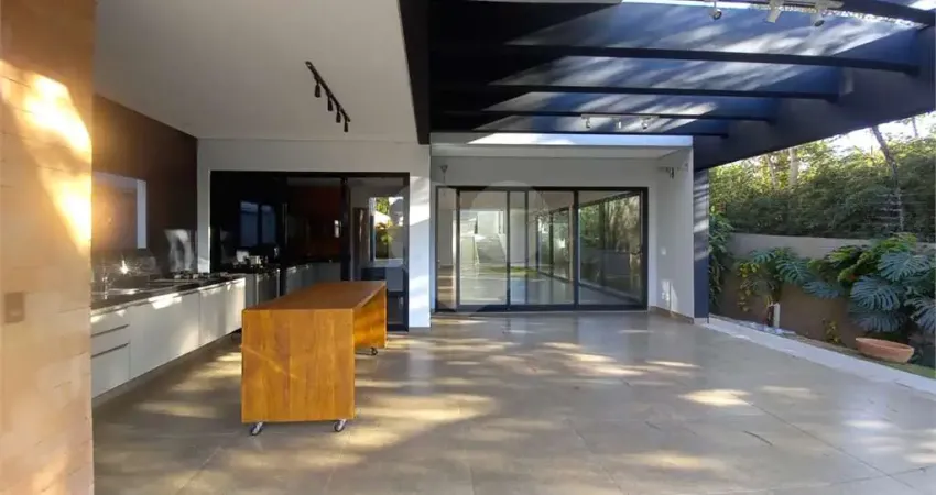 Casa à venda com 4 quartos, sendo 3 suítes, no condomínio vila d'oro, vinhedo - sp