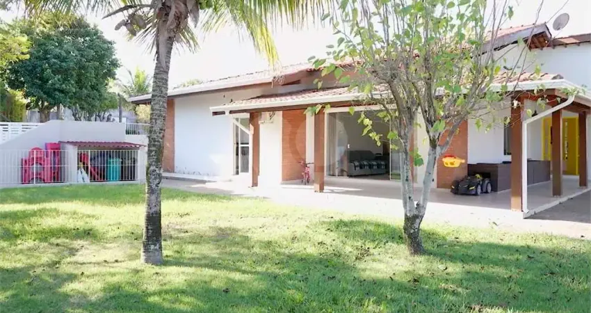 Casa  à venda com 3 quartos, sendo 3 suítes,  no condomínio vinhas da vista alegre - lado café, vinhedo - sp