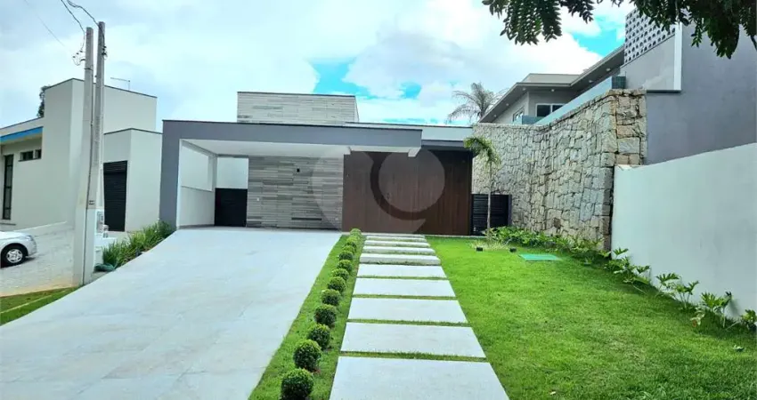 Casa para alugar com 3 quartos, sendo 1 suíte, no condomínio Villagio Capriccio, Louveira - SP