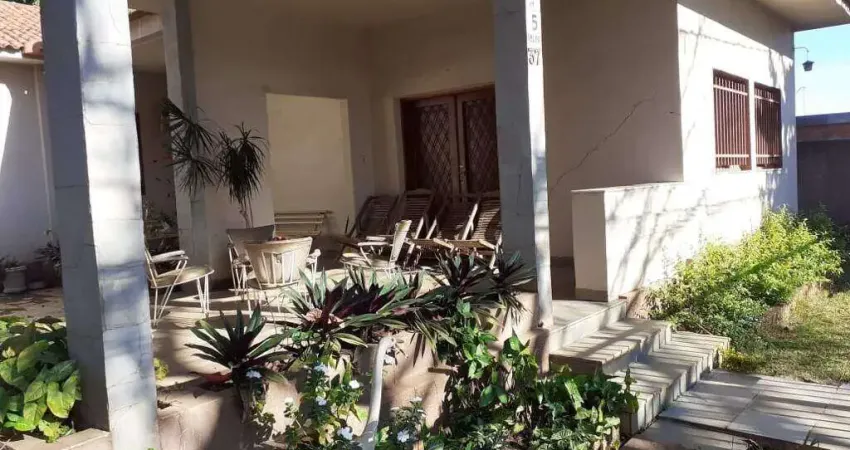 Casa com 4 dormitórios à venda, 337 m² por R$ 1.000.000,00 - Vila Maria Helena - Uberaba/MG