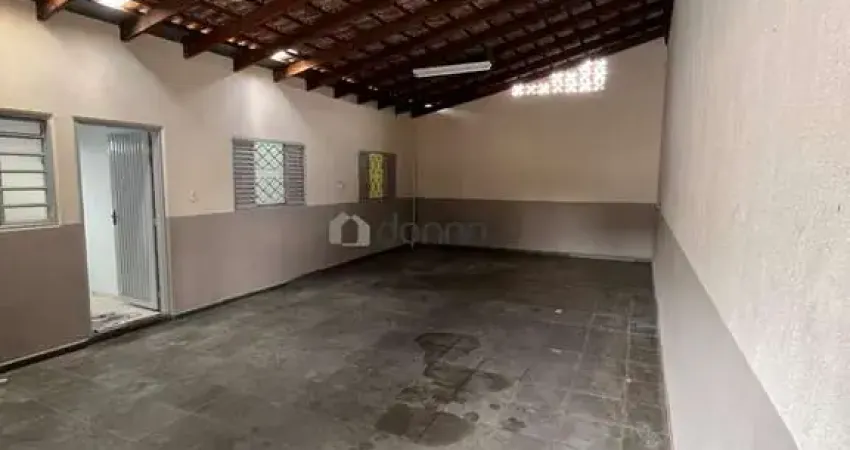Casa a venda com 3 quartos Bairro Valim de Mello