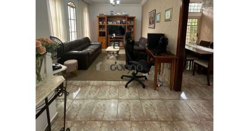 Casa à venda, 2 quartos, 1 suíte, 2 vagas, Jardim Amélia - Uberaba/MG