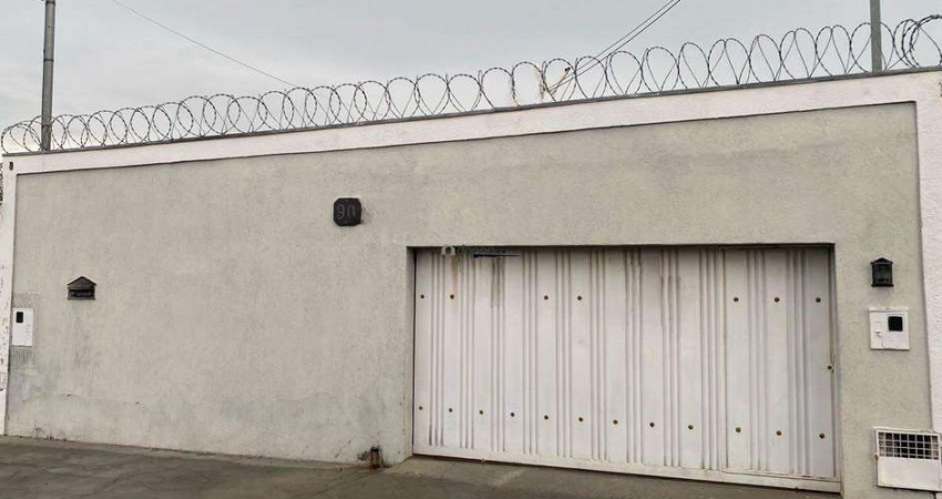 Casa à venda, 3 quartos, 1 suíte, 2 vagas, Jardim Elza Amuí I - Uberaba/MG