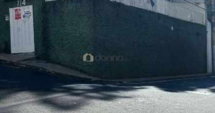 Casa de 03 quartos, sendo 01 suíte, localizada no Bairro São Sebastião
