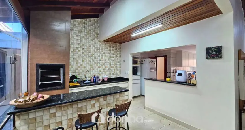 Casa à venda com 2 suítes e garagem para 3 carros no bairro guanabara - uberaba - mg