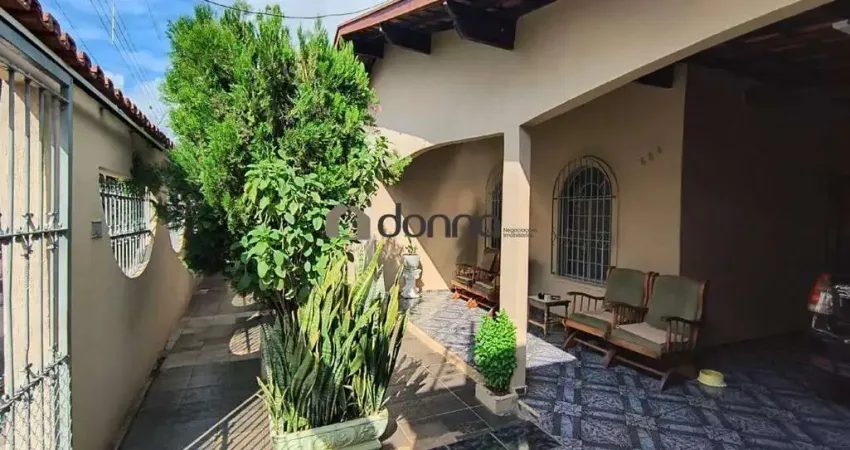 Casa Ampla com 4 Quartos no Bairro Grande Horizonte