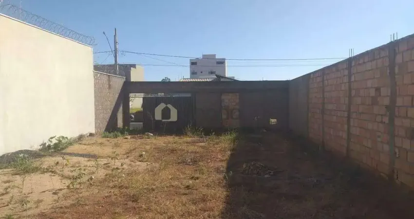 Terreno à venda na Rua João Alves Pereira, Parque das Laranjeiras, Uberaba