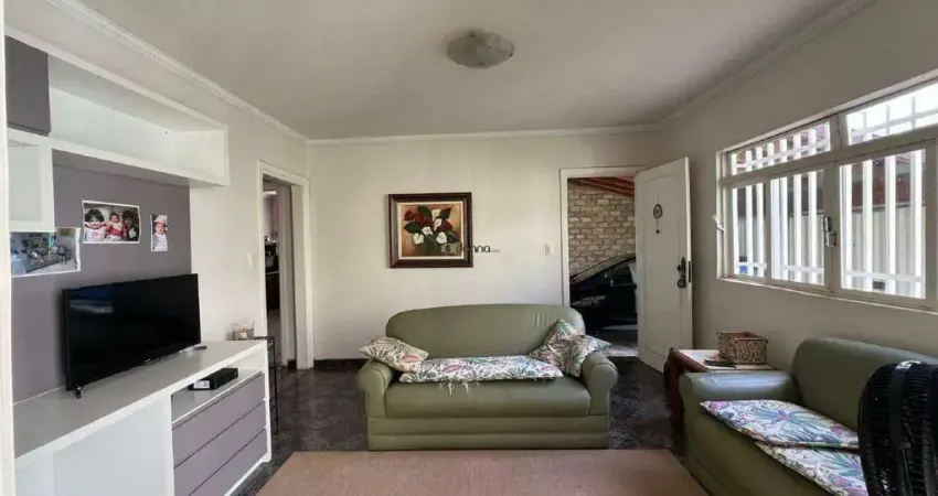 Casa com 3 quartos à venda na Rua Alumínio, Leblon, Uberaba