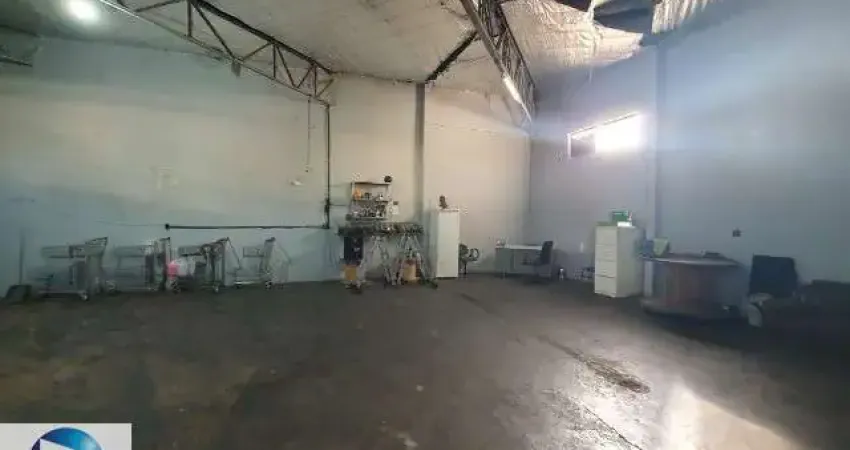 Salão comercial de alto padrão na Vila Ipiranga em São José do Rio Preto-SP: 1 sala, 2 banheiros e 251,80 m² de área.
