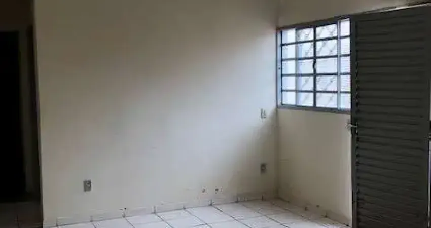 Aluguel de Casa no Bairro Eldorado em São José do Rio Preto-SP: 1 quarto, 1 sala, 1 banheiro, 40m² de área.