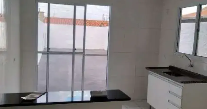 Casa para locação ou Venda, Pq da Liberdade V, 02 dormitórios, 01 banheiro, 02 vagas descobertas, gabinete na pia da cozinha, box de vidro, casa locaç