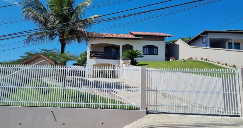 Casa com 3 quartos à venda no Valparaíso, Blumenau 
