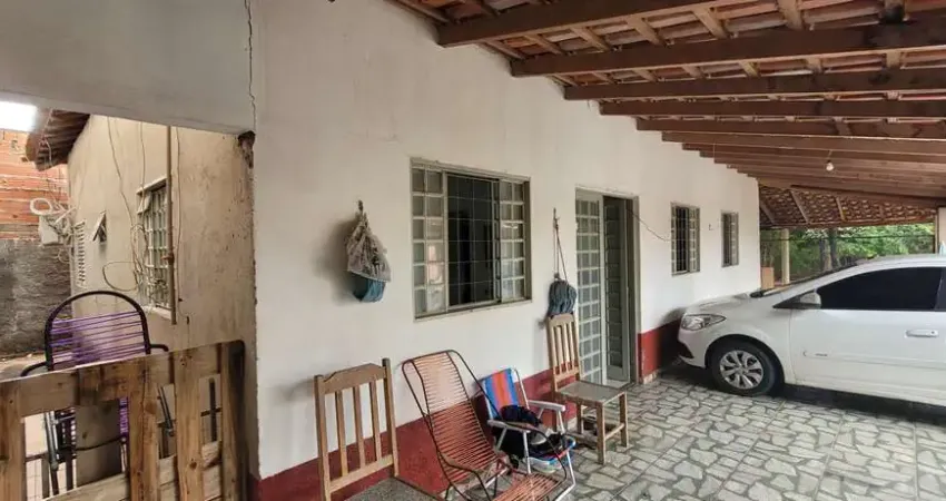 Casa com 3 quartos à venda na Rua Aroeira, Jardim Imperial, Cuiabá