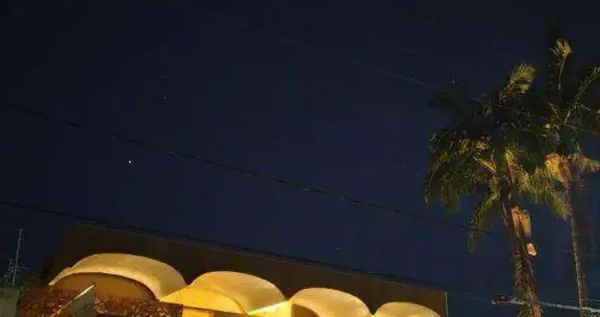 Casa com 5 dormitórios, 250 m² - venda por R$ 3.000.000,00 ou aluguel por R$ 9.800,00/mês - Morada das Fontes - Uberaba/MG
