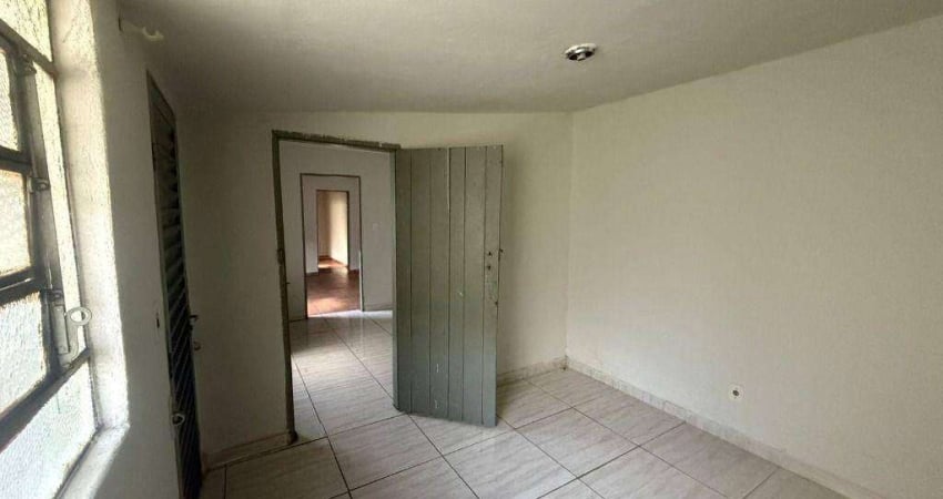 Casa com 2 dormitórios para alugar, 52 m² por R$ 700,00/mês - Nossa Senhora da Abadia - Uberaba/MG