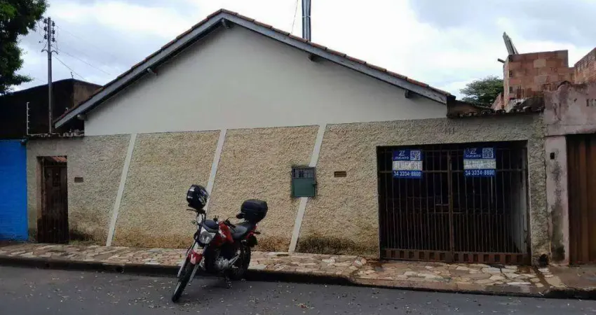 Casa com 3 dormitórios, 159 m² - venda por R$ 350.000,00 ou aluguel por R$ 1.400,00/mês - Boa Vista - Uberaba/MG