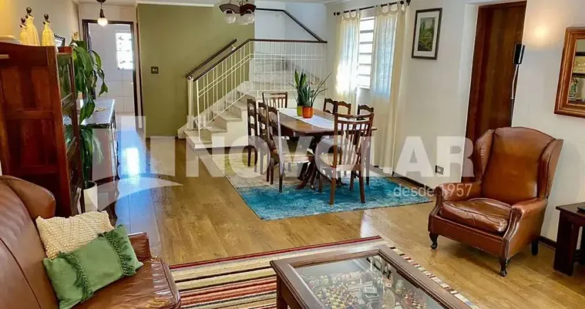 Sobrado todo reformado com 3 dormitórios com  suíte e 2 vagas de garagem.  fácil acesso ao metrô.