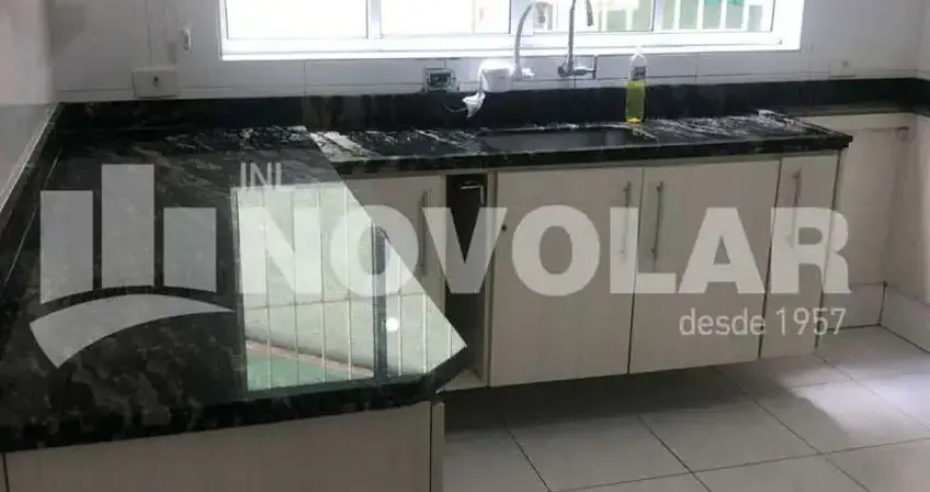 Sobrado a venda no mandaqui com 4 dormitórios sendo 2 suítes.