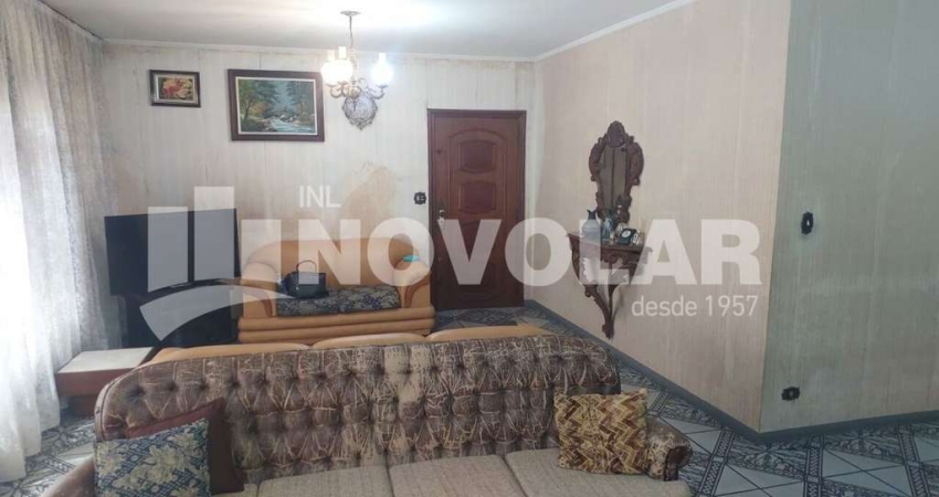 Casa Assobradada com 4 dormitórios sendo uma suite, 10 vagas  à Venda com 400 M² AC,  na Vila Maria.