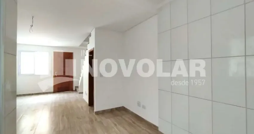 Sobrado em condomínio fechado na parada inglesa, com 2 suítes e 1 vaga