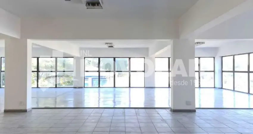 Prédio comercial em santo amaro com 616 metros quadrados de área total e com 15 vagas.