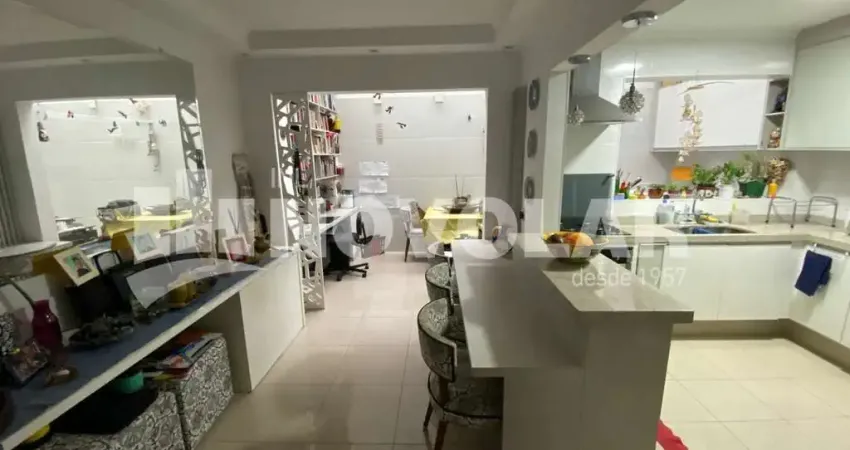 Sobrado com 3 dormitórios com 1 suíte, todo planejado e 2 vagas. agende agora a sua visita!