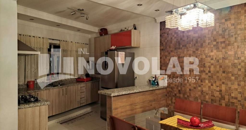 Casa Térrea na Vila Maria - 3 Dormitórios, Suíte, Churrasqueira e Vagas para 4 Veículos
