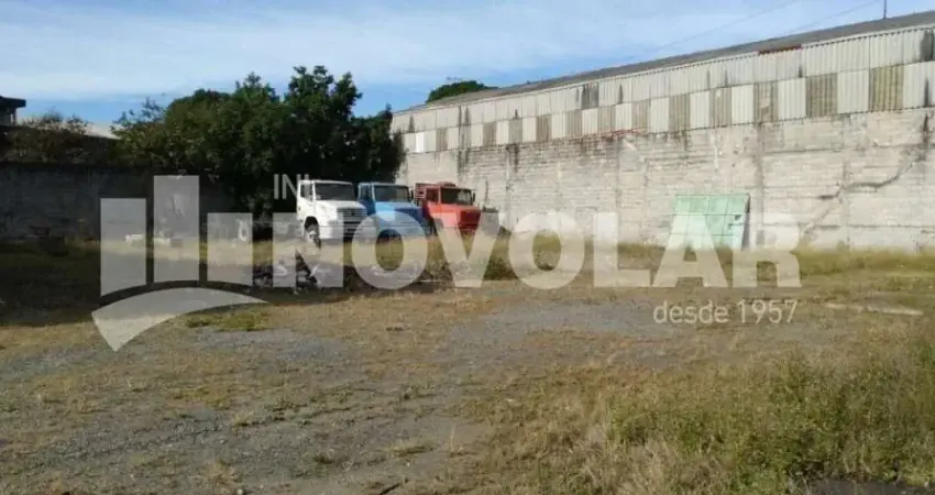 Terreno na vila guilherme, com grande área livre para pátio. venha conferir!