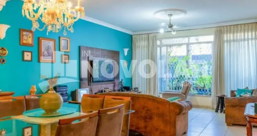 Amplo Sobrado à Venda no Belenzinho. Com 3 Dormitórios, Suíte e 5 Vagas!