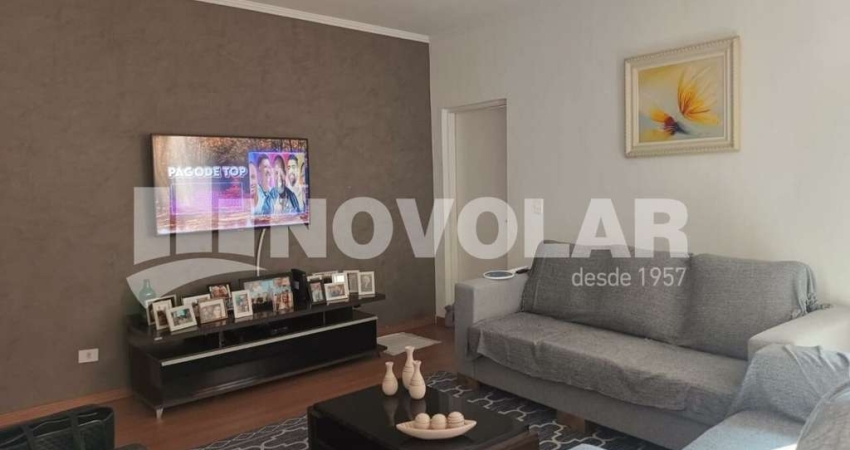 Casa Completa com 2 Moradias, 5 Vagas e Excelente Localização!