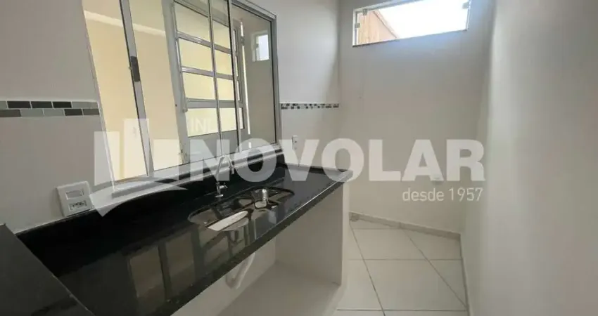 Casa em condomínio com 2 dormitórios no Bairro da Vila Maria Alta