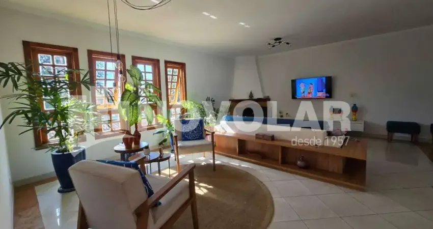 Sobrado com 4 suites, 5 vagas, piscina, churrasqueira e forno,Tremembé