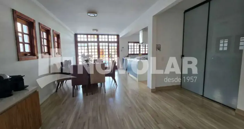 Sobrado com 4 suites, 5 vagas, piscina, churrasqueira e forno, tremembé