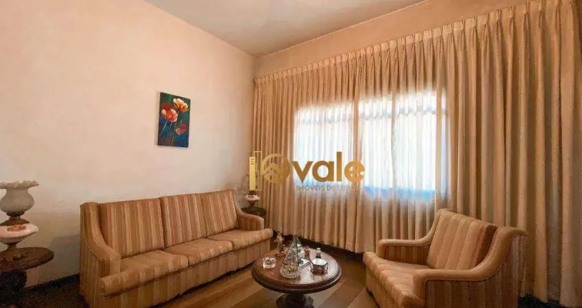 Casa com 4 quartos à venda na Rua Paraguaçu, Centro, Jacareí