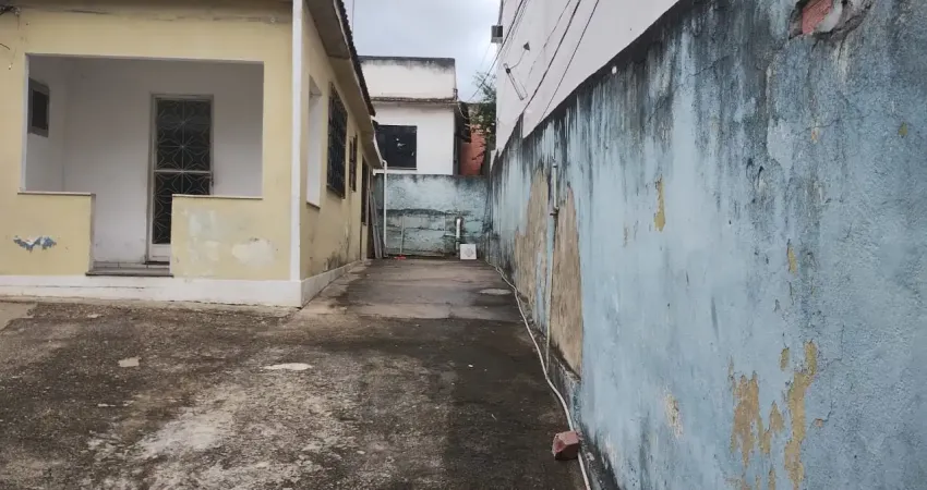 2 casas com 2 quartos, quintal e garage em rancho novo - nova iguaçu