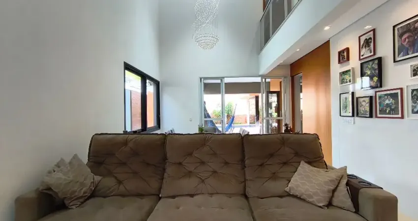Sobrado com Piscina à venda em Condomínio 3 quartos, R$2.090.000,00 Jardim Saint Gerard