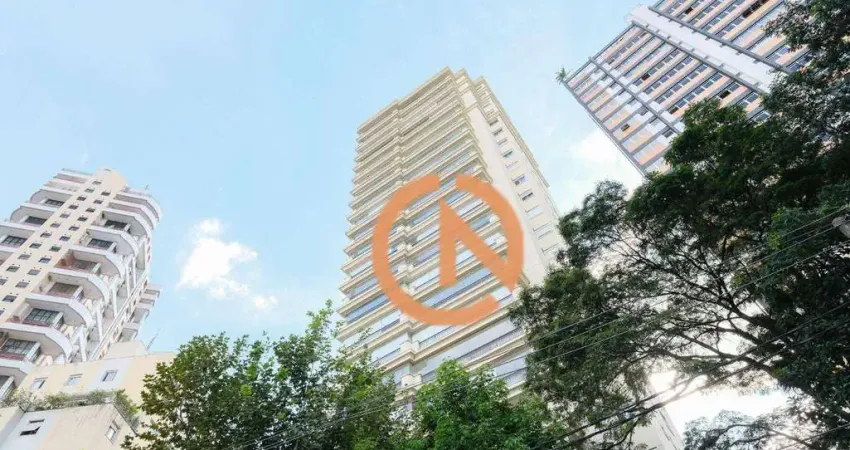 Apartamento de alto padrão no Itaim Bibi com três suítes e lazer completo