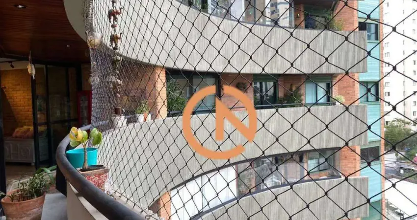 Apartamento Moema com amplo living e varanda, 4 dormitórios, 1 suíte e 3 vagas