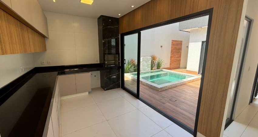 BELISSIMA CASA NOVA COM PROJ LUMINOTECNICO, PISCINA EM CONDOMINIO FECHADO PREÇO DE OPORTUNIDADE