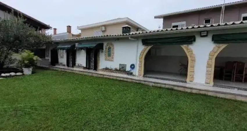 Linda casa a venda no Balneário Florida em Praia Grande a 250 metros da praia