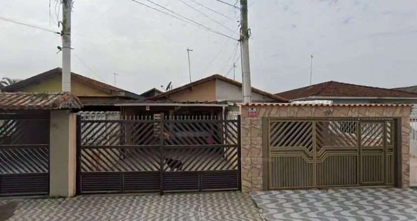 Casa à venda em Praia Grande-SP, bairro Caiçara: 2 dormitórios, 1 suíte, 1 sala, 1 banheiro, 3 vagas de garagem, 77m². Venha conferir!