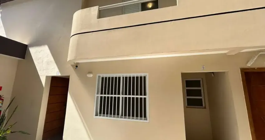 LINDO SOBRADO COM SACADA E GARAGEM PRIVATIVA NO BAIRRO TUDE BASTOS EM PRAIA GRANDE