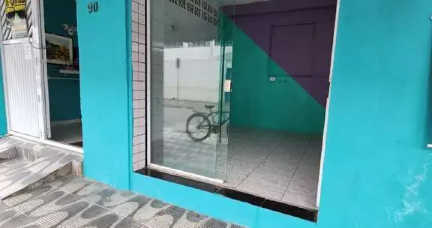 Oportunidade única: casa com 2 quartos e ponto comercial em frente ao colégio! ?