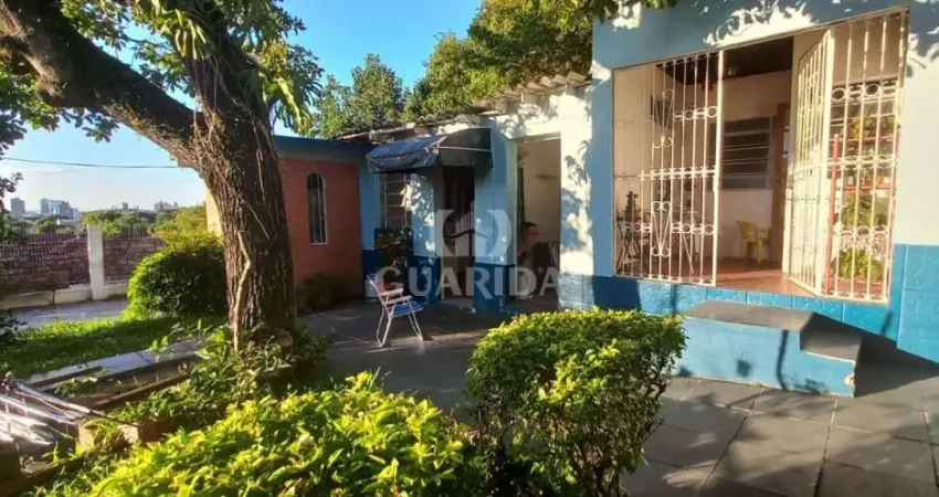 Casa com 3 quartos à venda na Rua Padre João Batista Reus, 2798, Vila Conceição, Porto Alegre