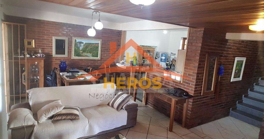 Casa com 3 quartos à venda na Rua Professor Antônio José Remião, 380, Espírito Santo, Porto Alegre
