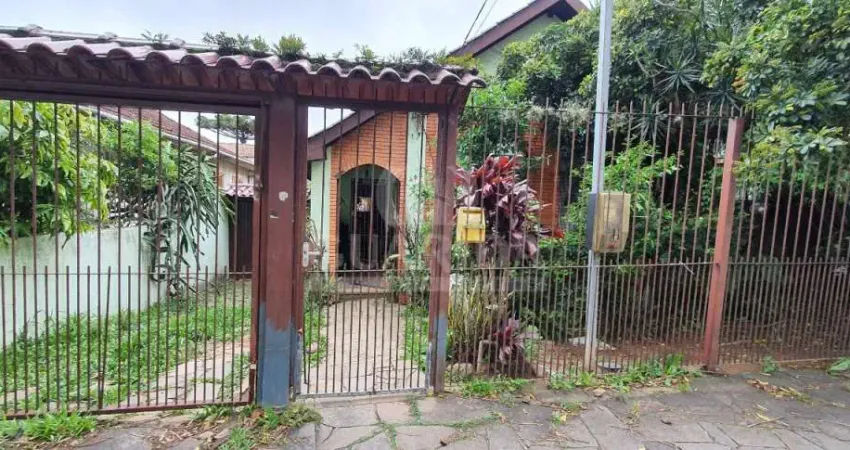 Casa com 3 quartos à venda na Rua Nunes, 482, Medianeira, Porto Alegre