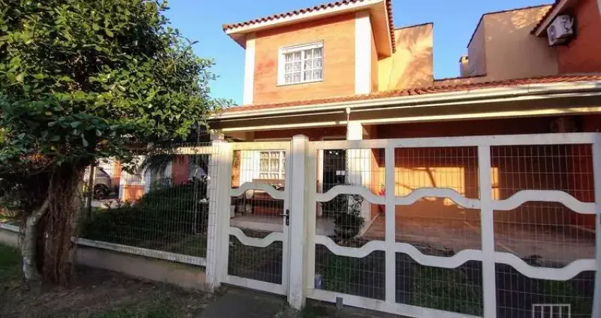 Encantador sobrado em capão novo: conforto e lazer ao seu alcance